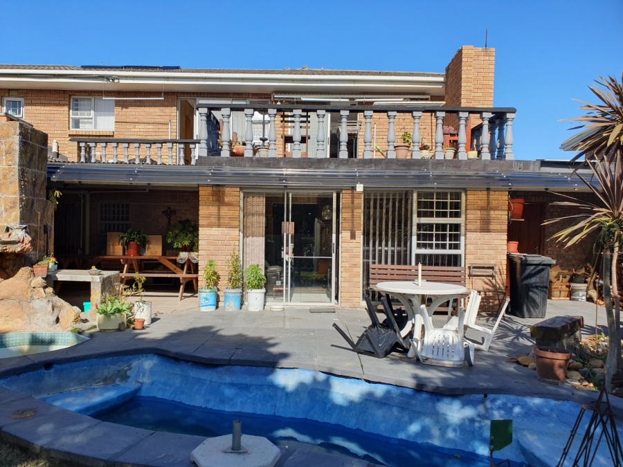 6 Bedroom Property for Sale in Hersham Western Cape